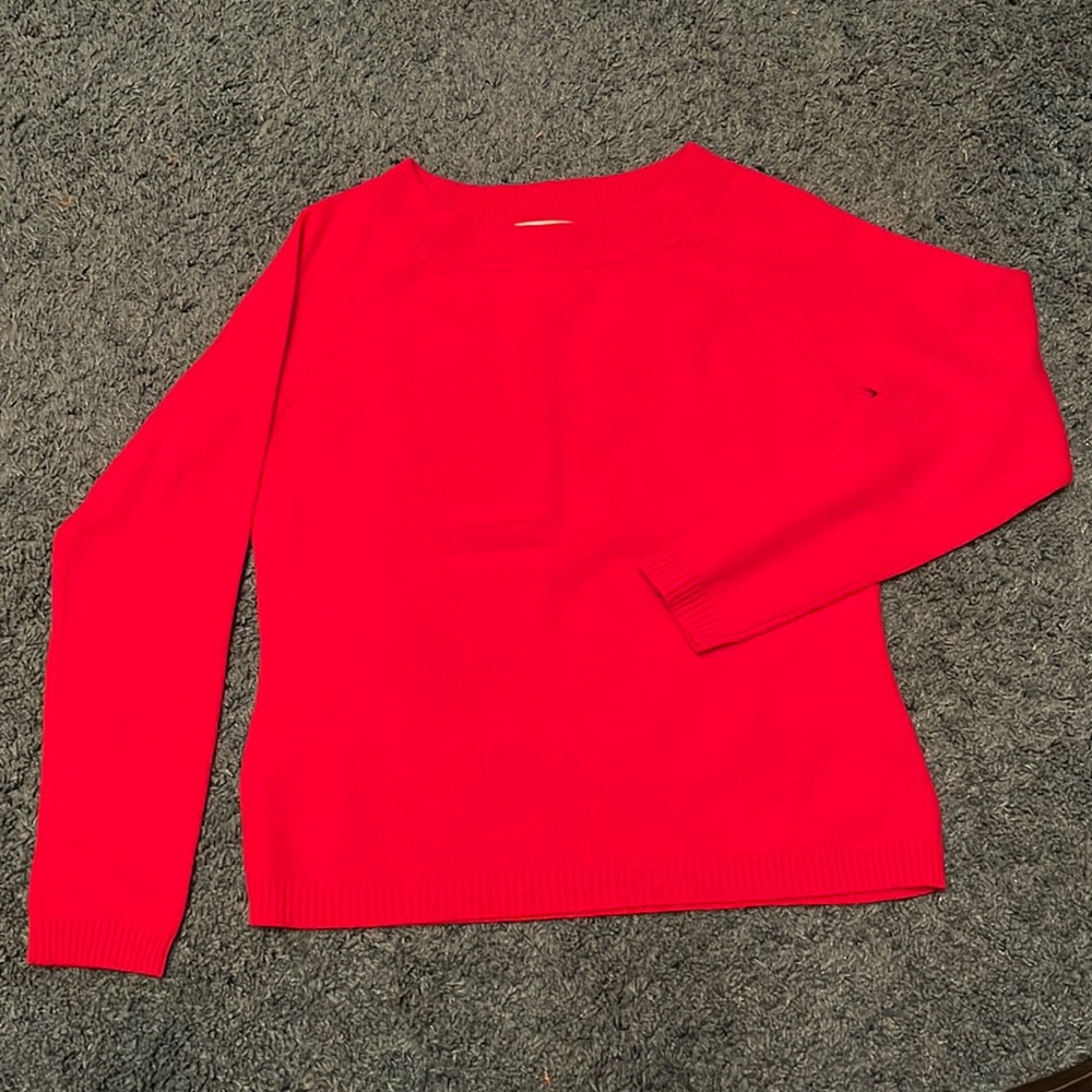 Red long sleeve 100% Cashmere sweater